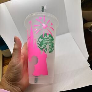 Starbucks Disney Castle FROSTED PLASTIC COLD CUP VENTI 24 oz W/ LID - NEW